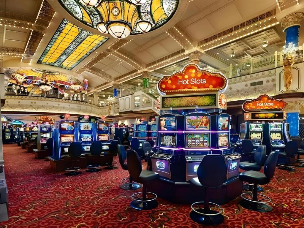 Ameristar Casino Resort And Spa Saint Charles Exterior photo