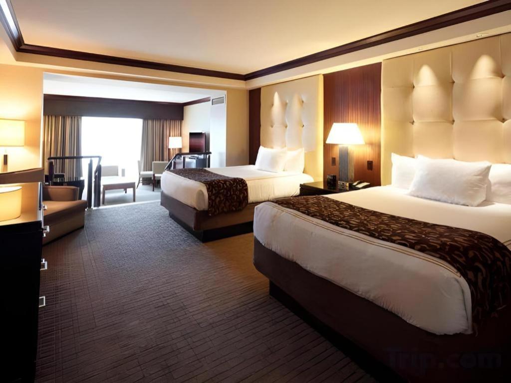 Ameristar Casino Resort And Spa Saint Charles Exterior photo