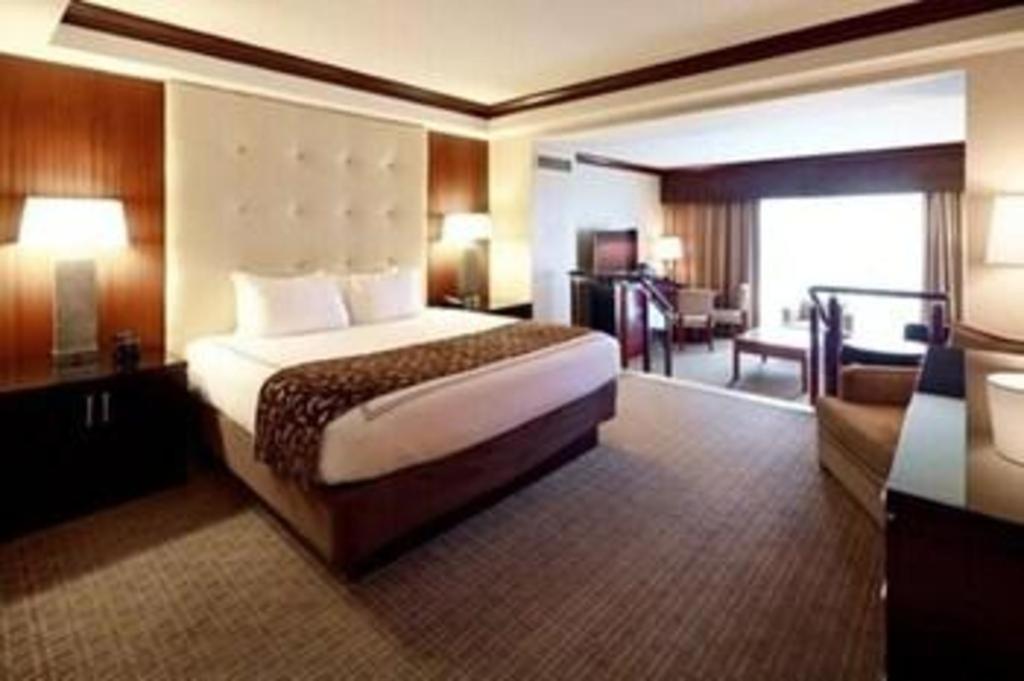 Ameristar Casino Resort And Spa Saint Charles Exterior photo